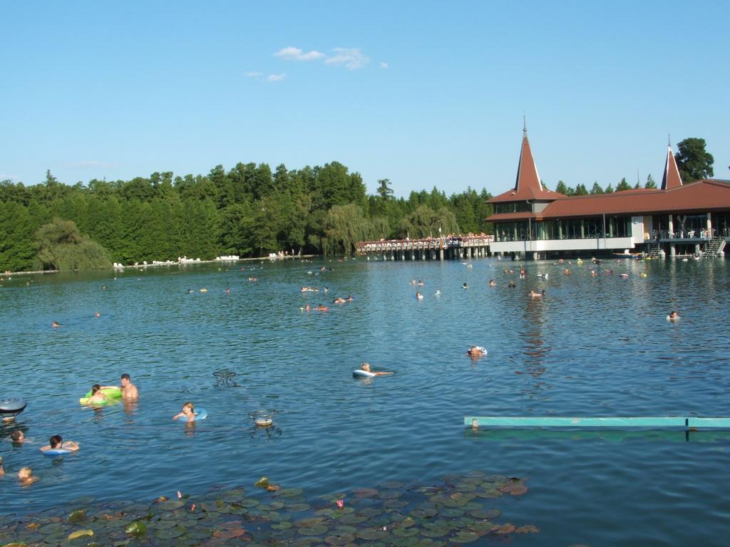 Kis Teniszhaz Ordacsehi Exterior photo